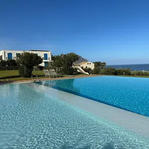 Couette-café Cala Azzurra And Holidays House, Macari